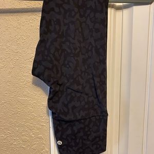 Lululemon gray camo leggings size 4